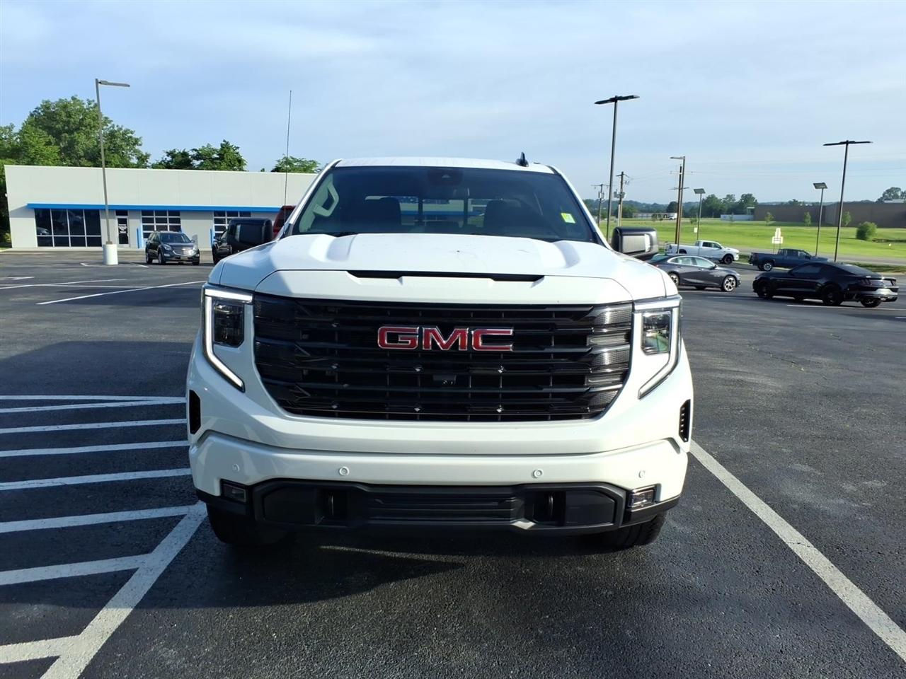 GMC Sierra 1500 4WD Crew Cab 147" Elevation w/3SB 2024