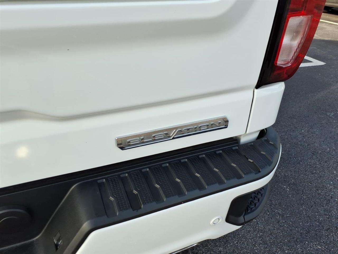 GMC Sierra 1500 4WD Crew Cab 147" Elevation w/3SB 2024