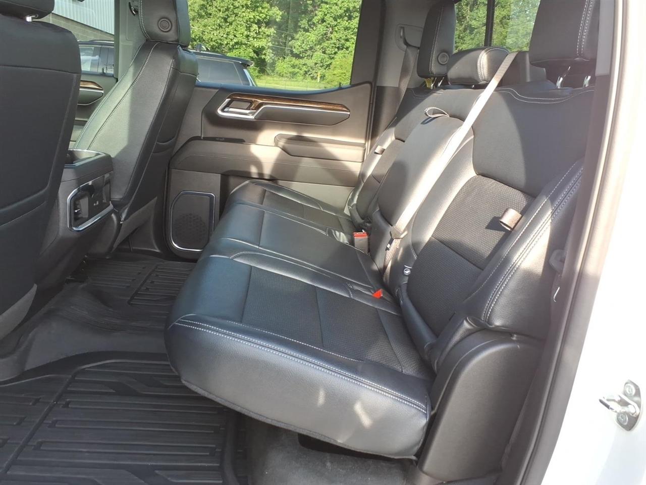 GMC Sierra 1500 4WD Crew Cab 147" Elevation w/3SB 2024