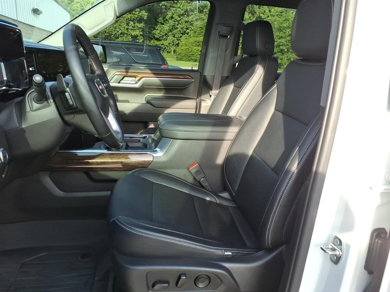 GMC Sierra 1500 4WD Crew Cab 147" Elevation w/3SB 2024