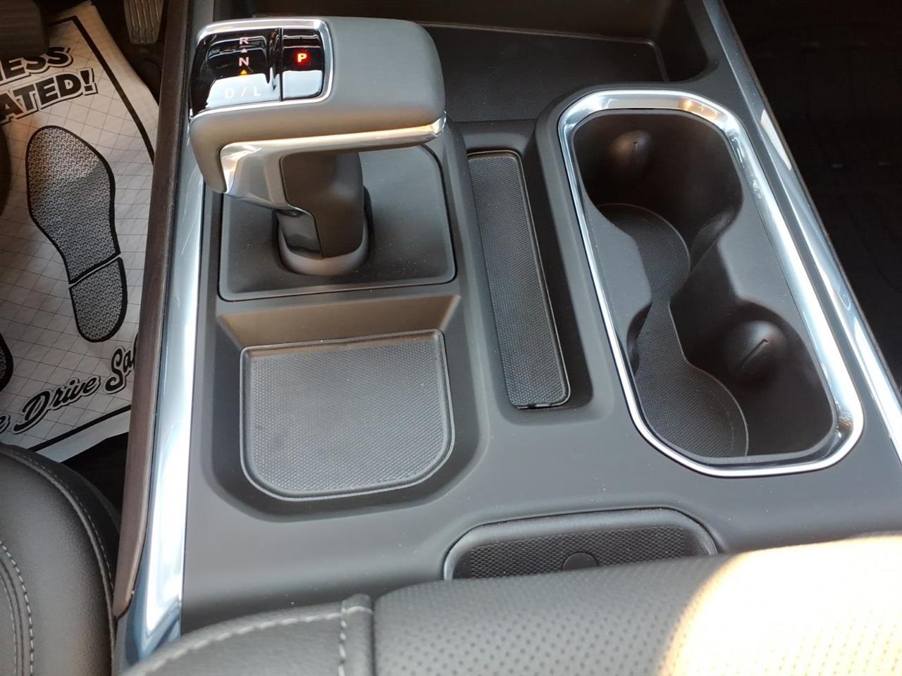 GMC Sierra 1500 4WD Crew Cab 147" SLT 2026