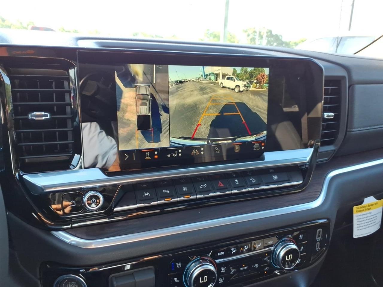 GMC Sierra 1500 4WD Crew Cab 147" SLT 2026