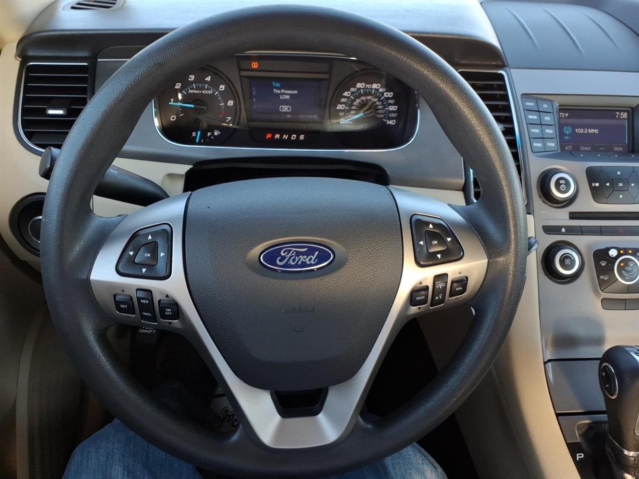 Ford Taurus 4dr Sdn SE FWD 2016