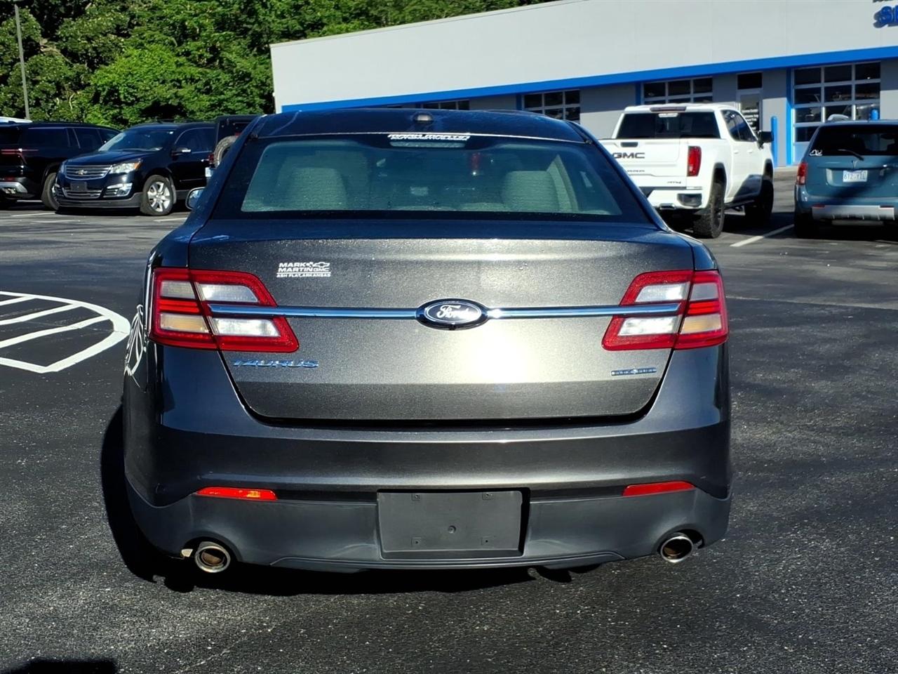 Ford Taurus 4dr Sdn SE FWD 2016