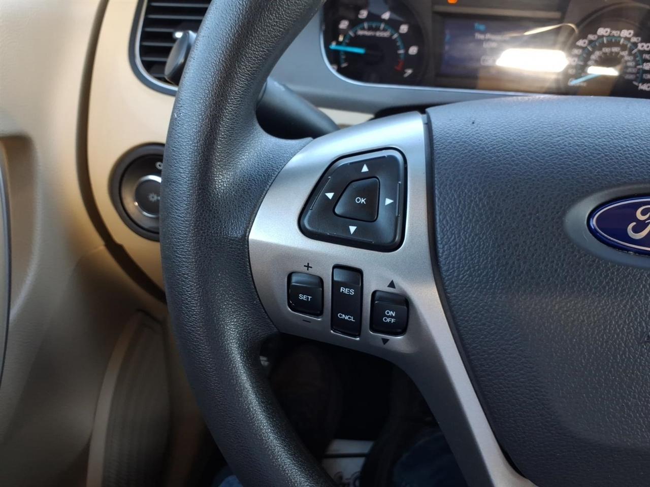 Ford Taurus 4dr Sdn SE FWD 2016