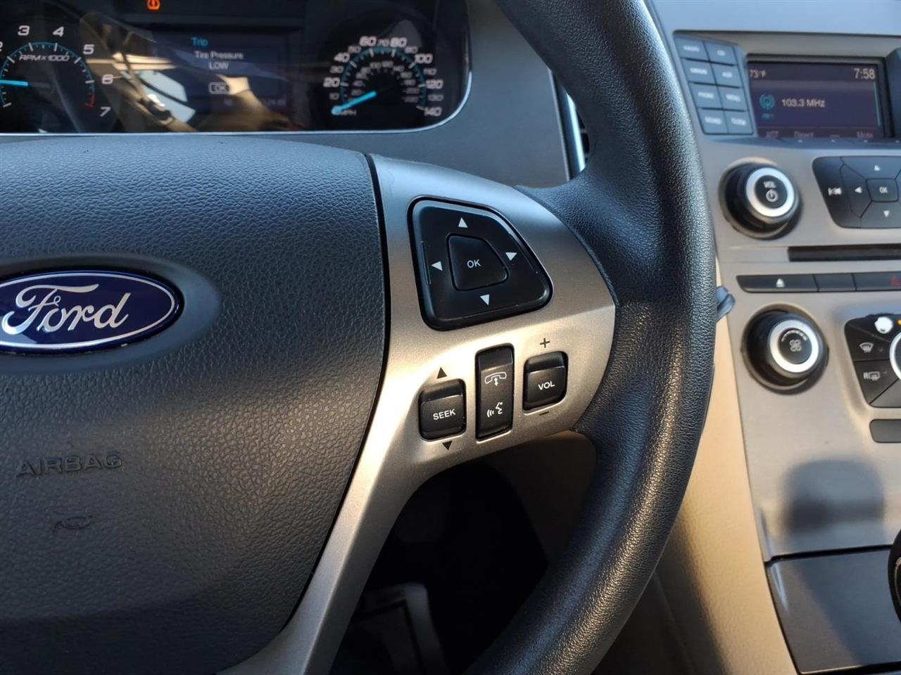 Ford Taurus 4dr Sdn SE FWD 2016