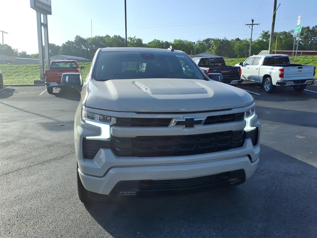 Chevrolet Silverado 1500 4WD Crew Cab 147" RST 2026