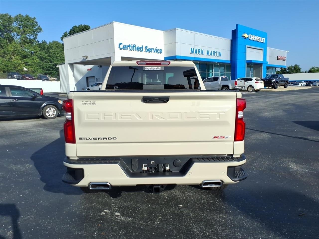 Chevrolet Silverado 1500 4WD Crew Cab 147" RST 2026