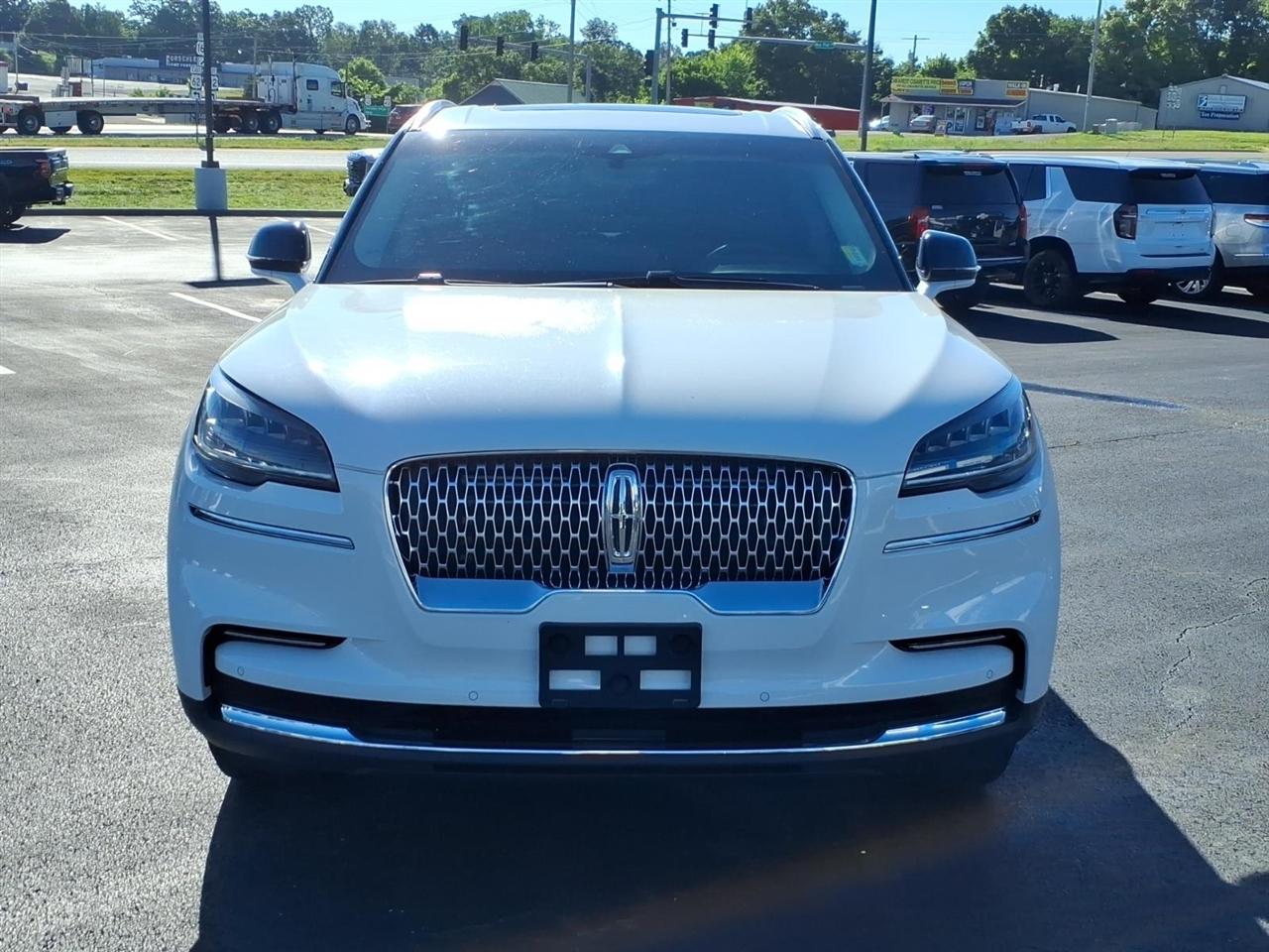 Lincoln Aviator Standard AWD 2023