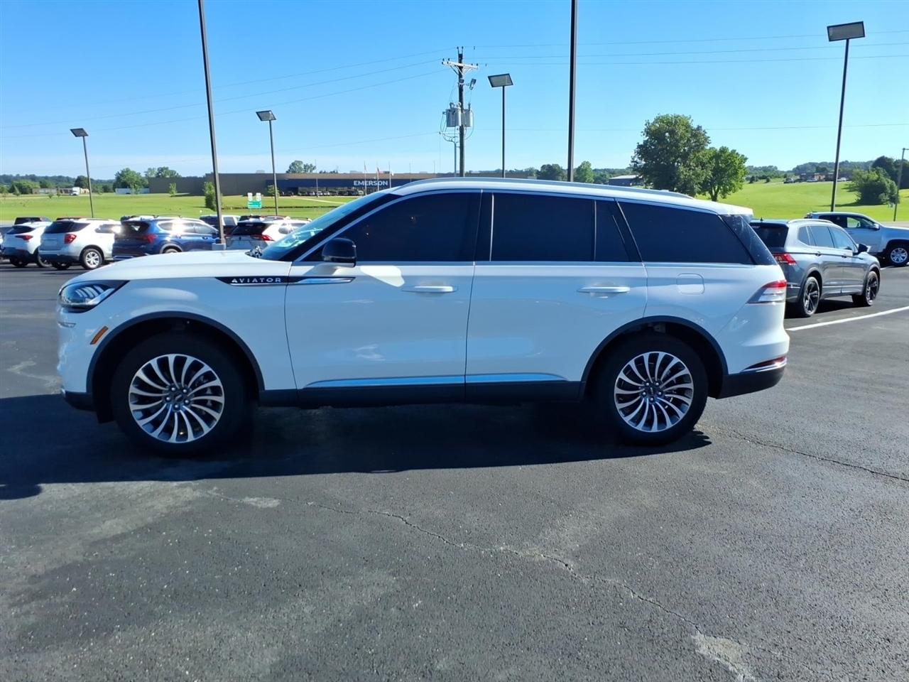 Lincoln Aviator Standard AWD 2023