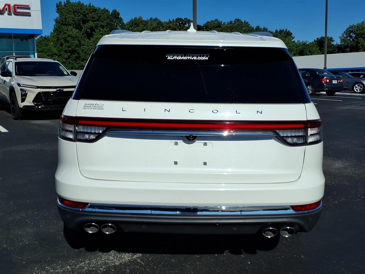Lincoln Aviator Standard AWD 2023