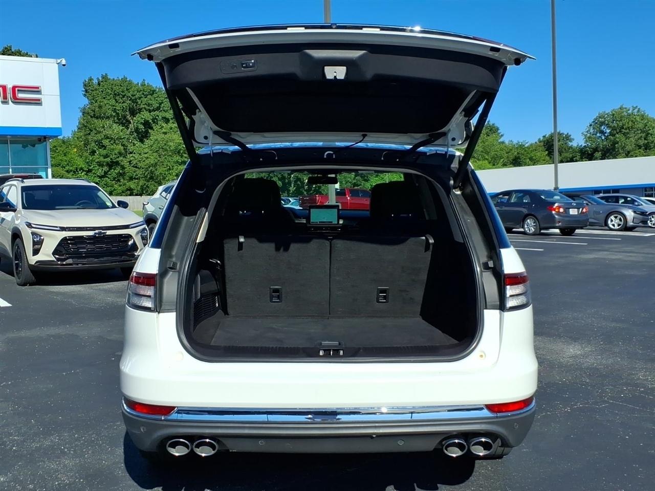 Lincoln Aviator Standard AWD 2023