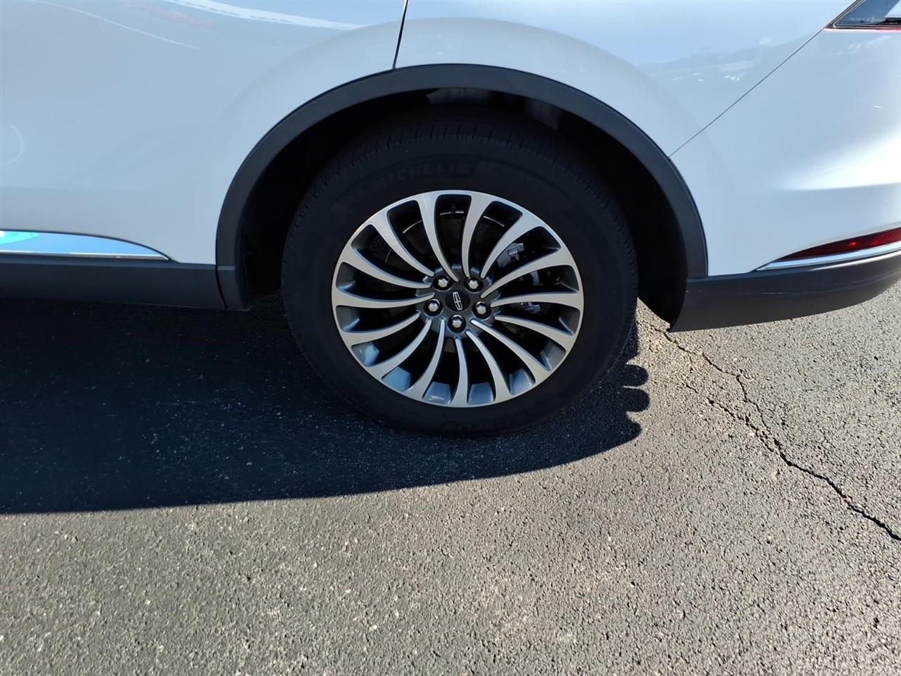 Lincoln Aviator Standard AWD 2023