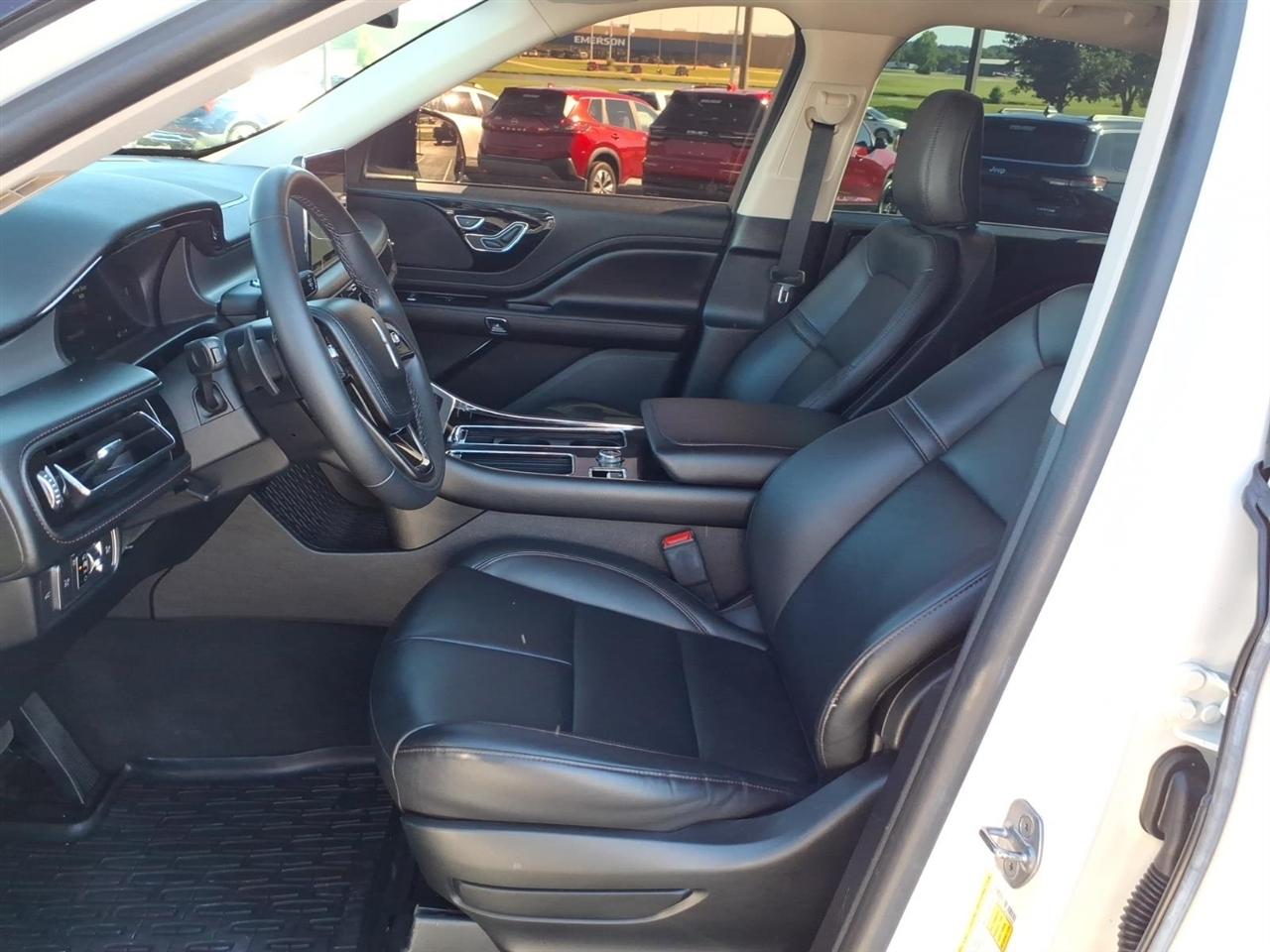 Lincoln Aviator Standard AWD 2023
