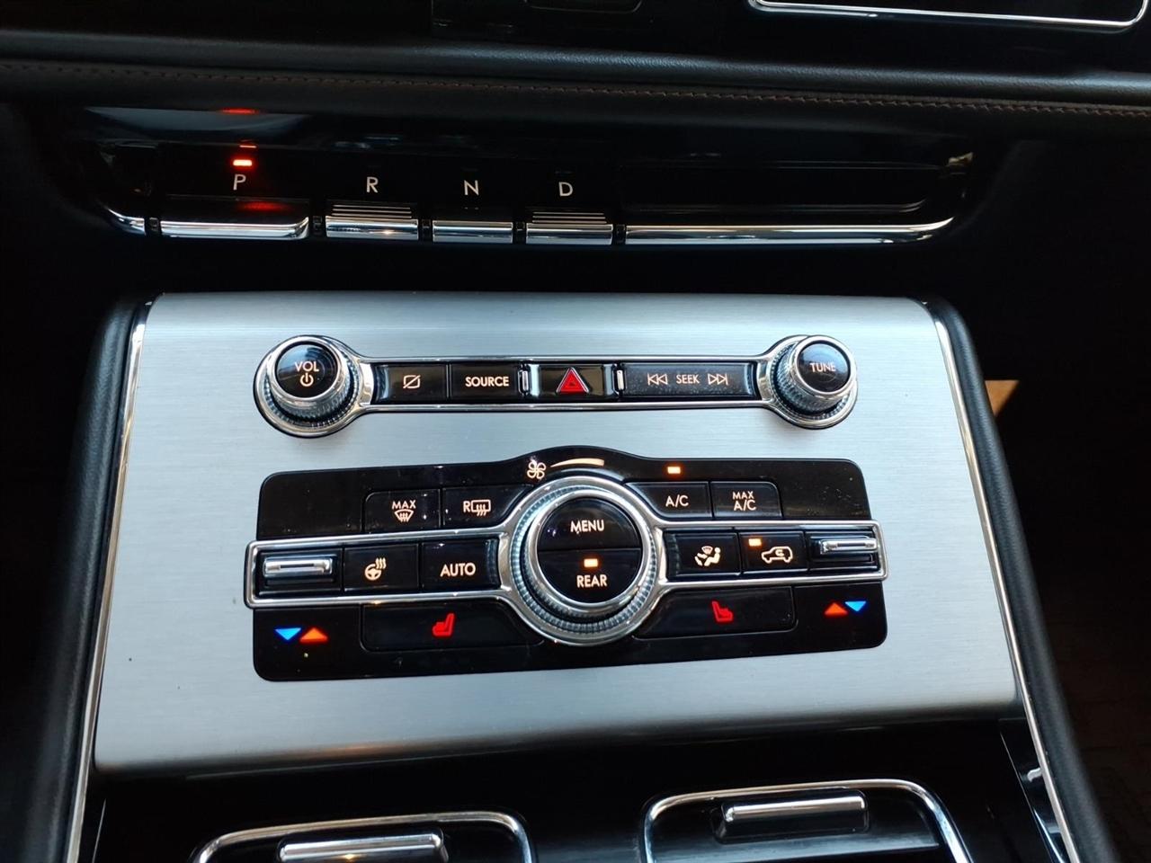 Lincoln Aviator Standard AWD 2023