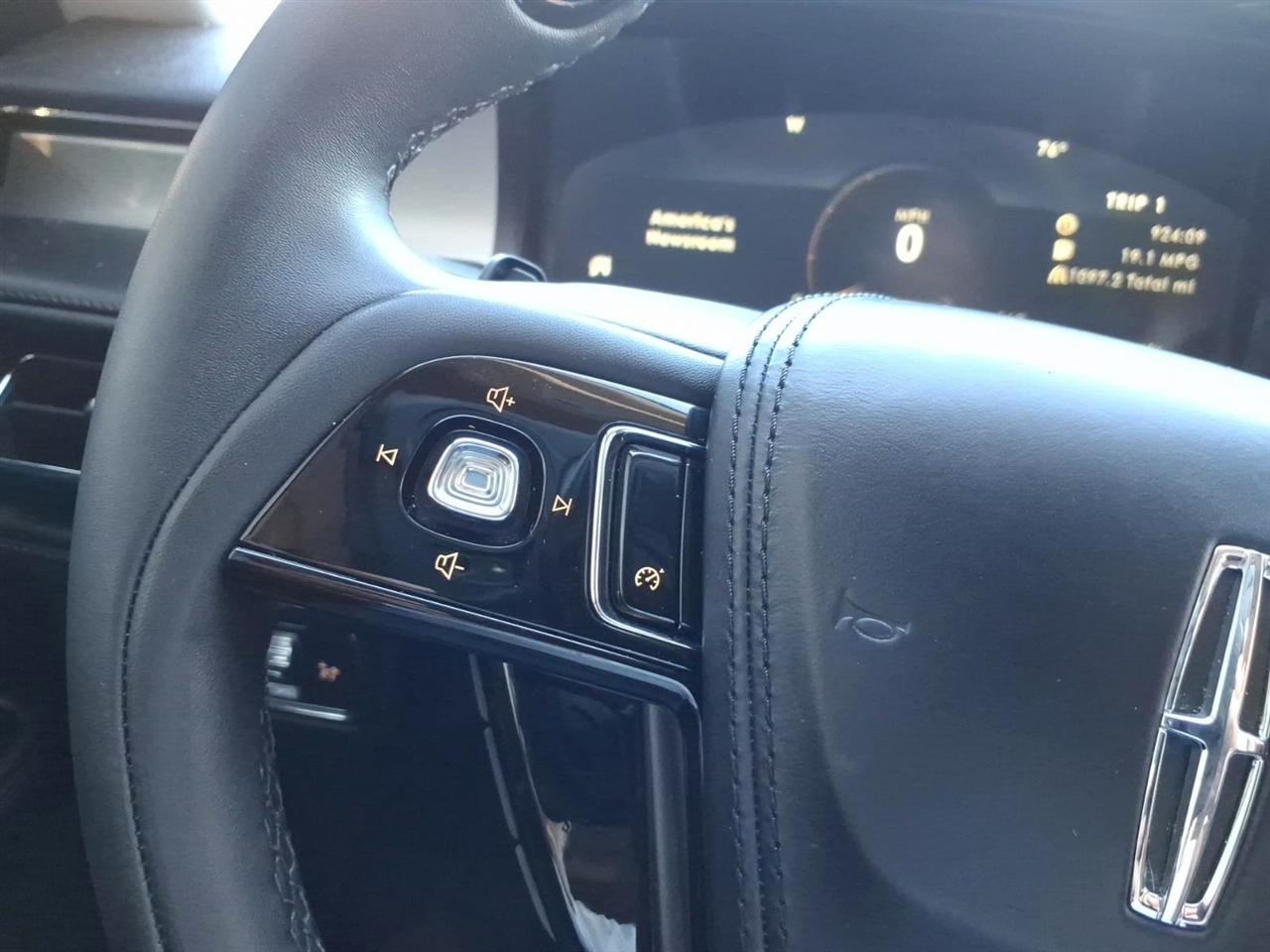Lincoln Aviator Standard AWD 2023