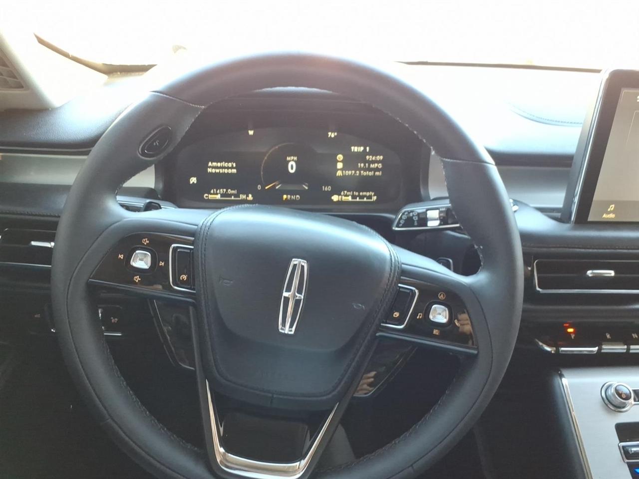 Lincoln Aviator Standard AWD 2023