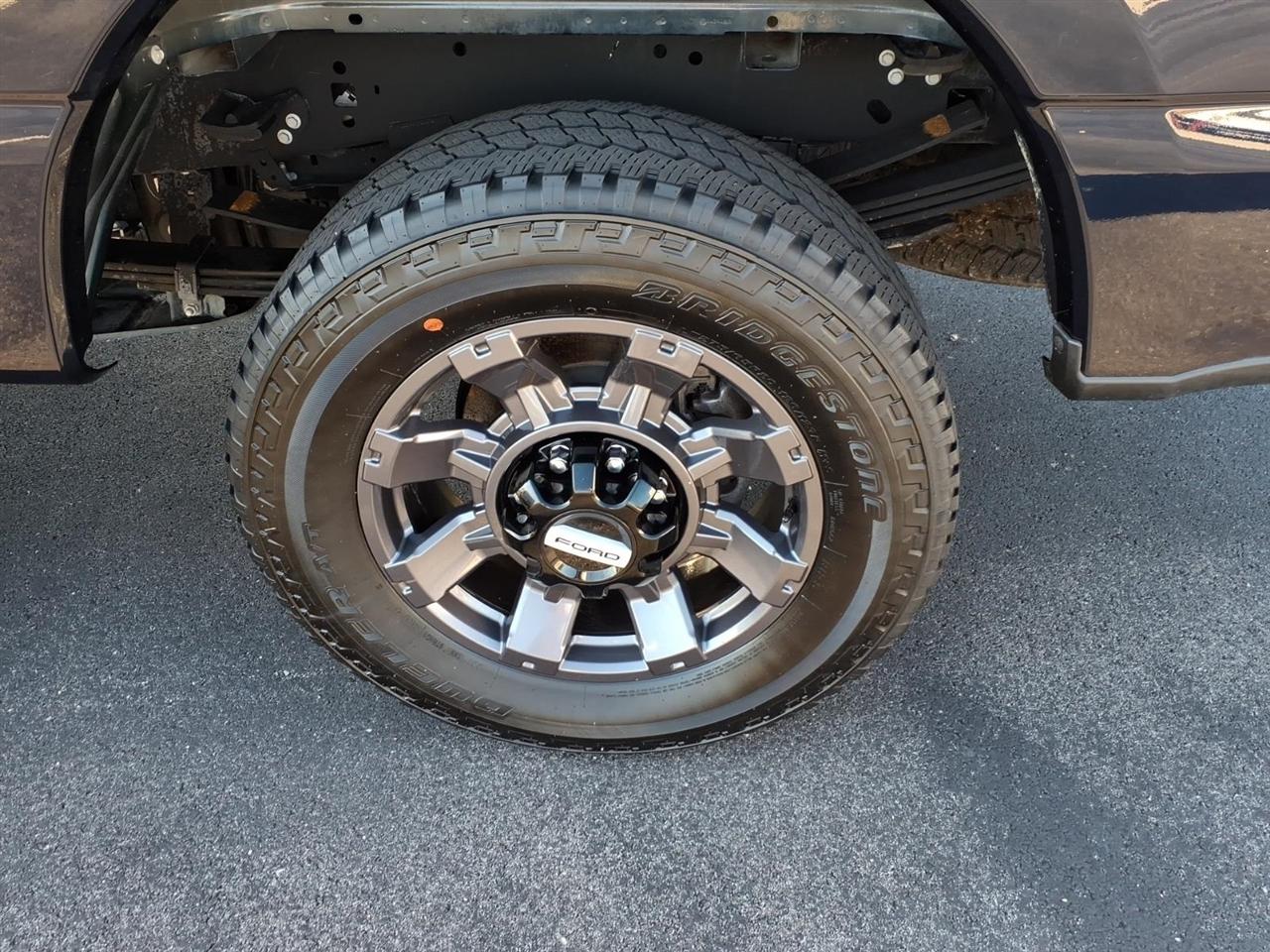 Ford Super Duty F-350 SRW King Ranch 4WD Crew Cab 8' Box 2024
