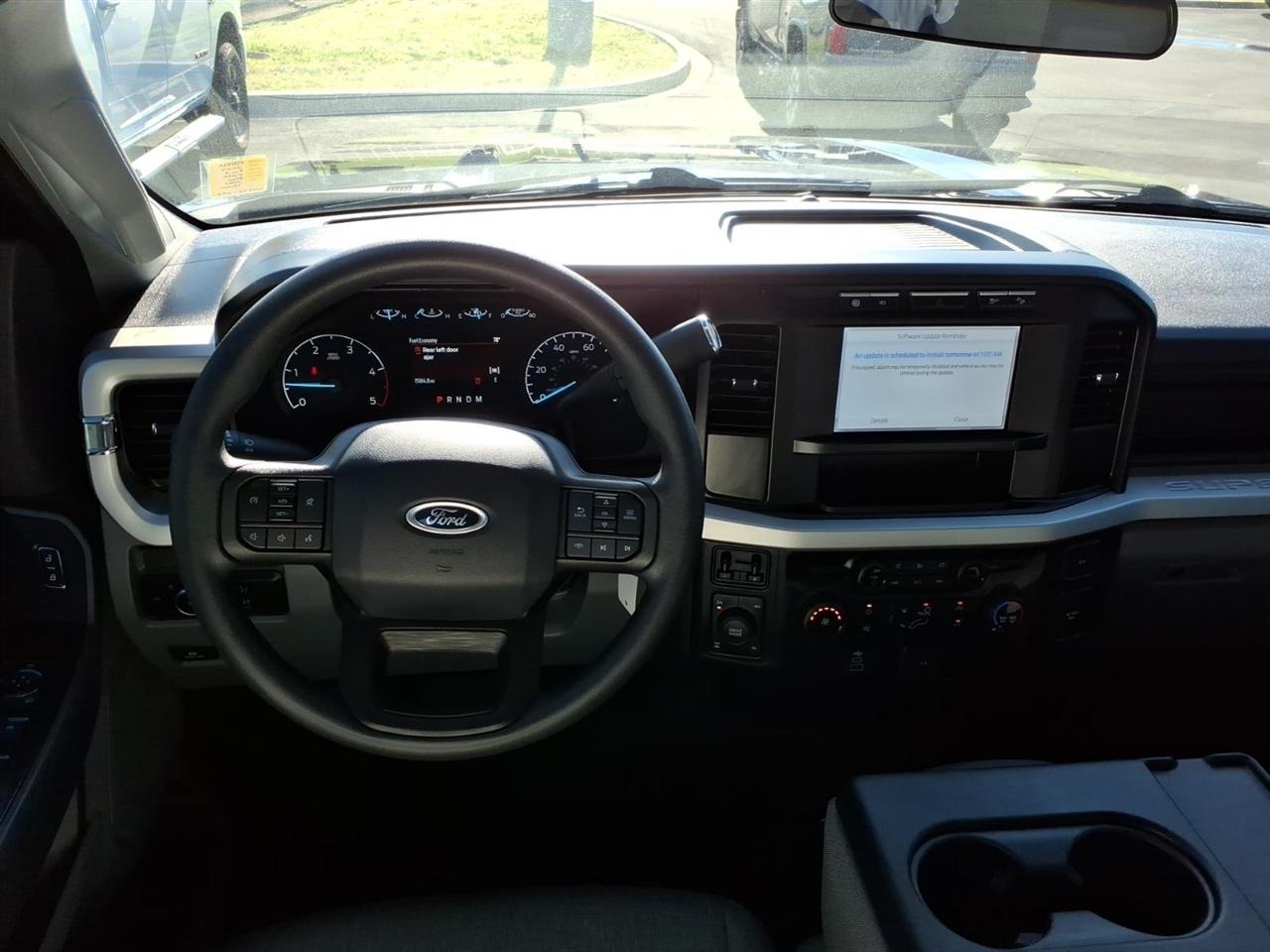 Ford Super Duty F-350 SRW King Ranch 4WD Crew Cab 8' Box 2024