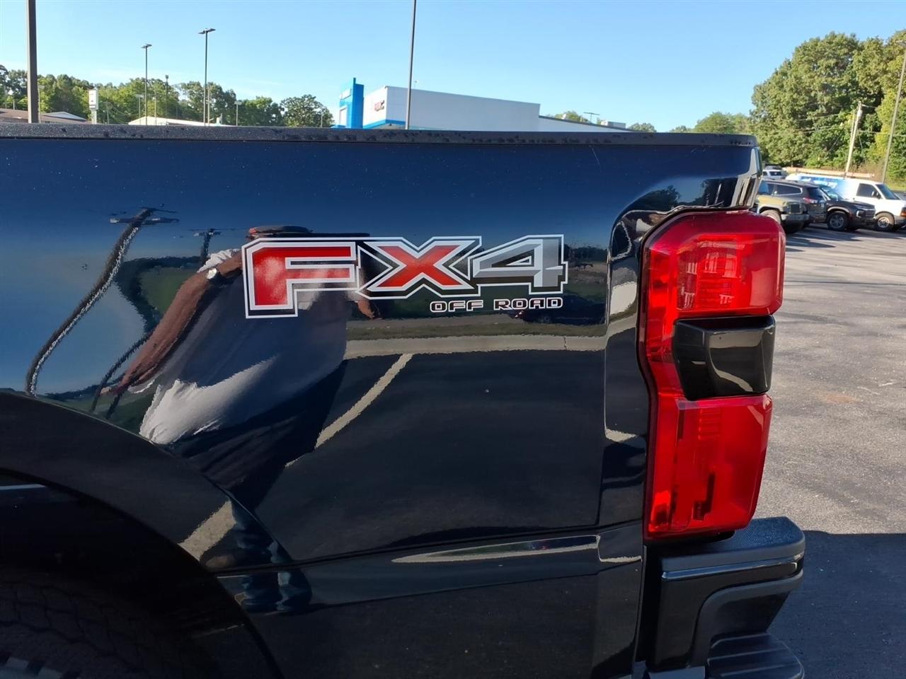 Ford Super Duty F-350 SRW King Ranch 4WD Crew Cab 8' Box 2024