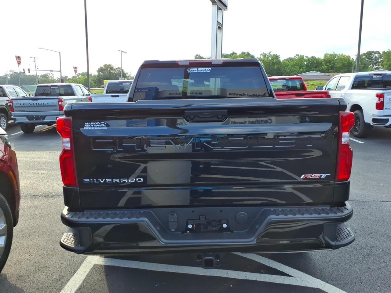 Chevrolet Silverado 1500 2WD Crew Cab 147" RST 2026