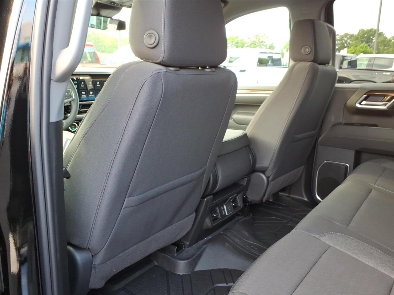 Chevrolet Silverado 1500 2WD Crew Cab 147" RST 2026