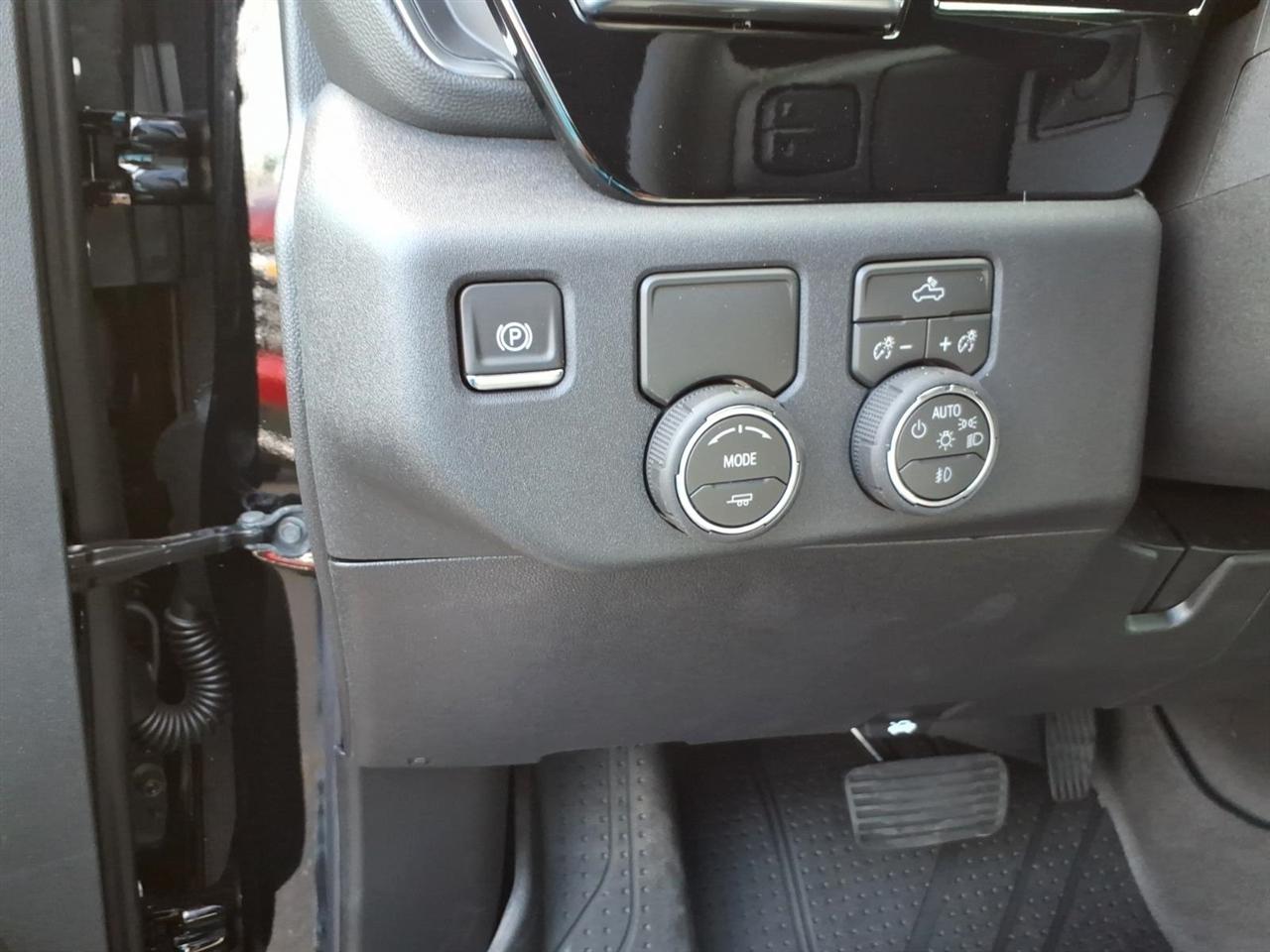 Chevrolet Silverado 1500 2WD Crew Cab 147" RST 2026