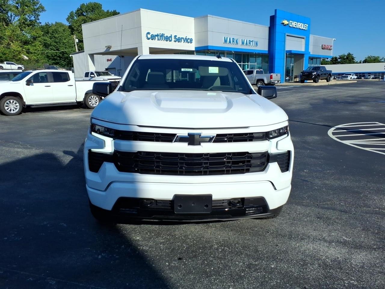 Chevrolet Silverado 1500 4WD Crew Cab 147" RST 2026