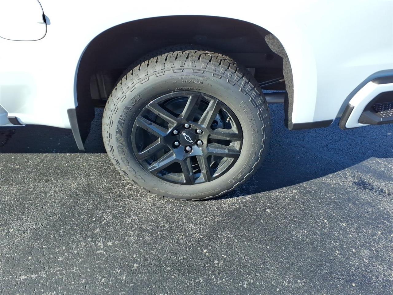 Chevrolet Silverado 1500 4WD Crew Cab 147" RST 2026
