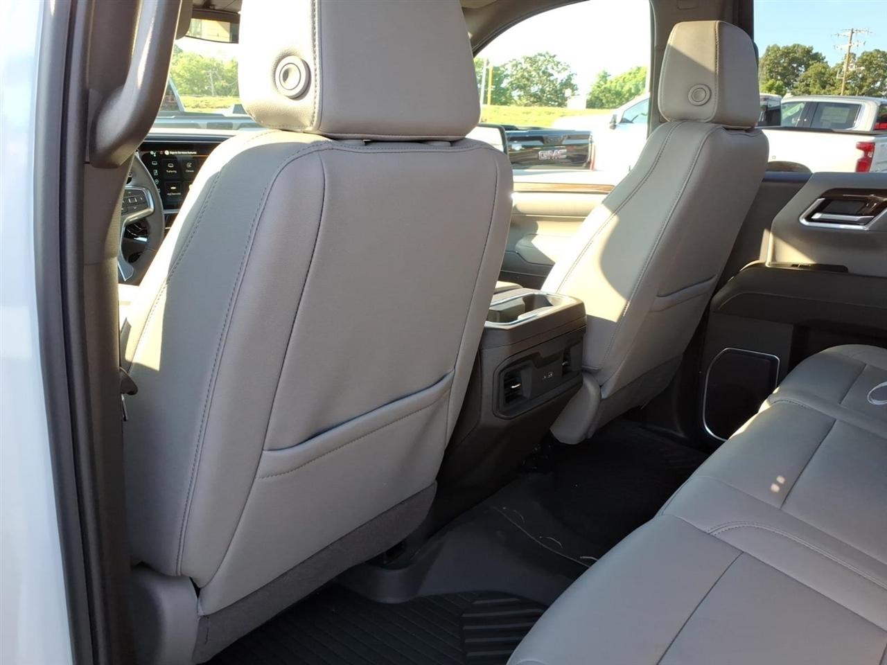 Chevrolet Silverado 1500 4WD Crew Cab 147" RST 2026