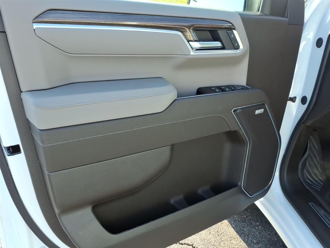 Chevrolet Silverado 1500 4WD Crew Cab 147" RST 2026