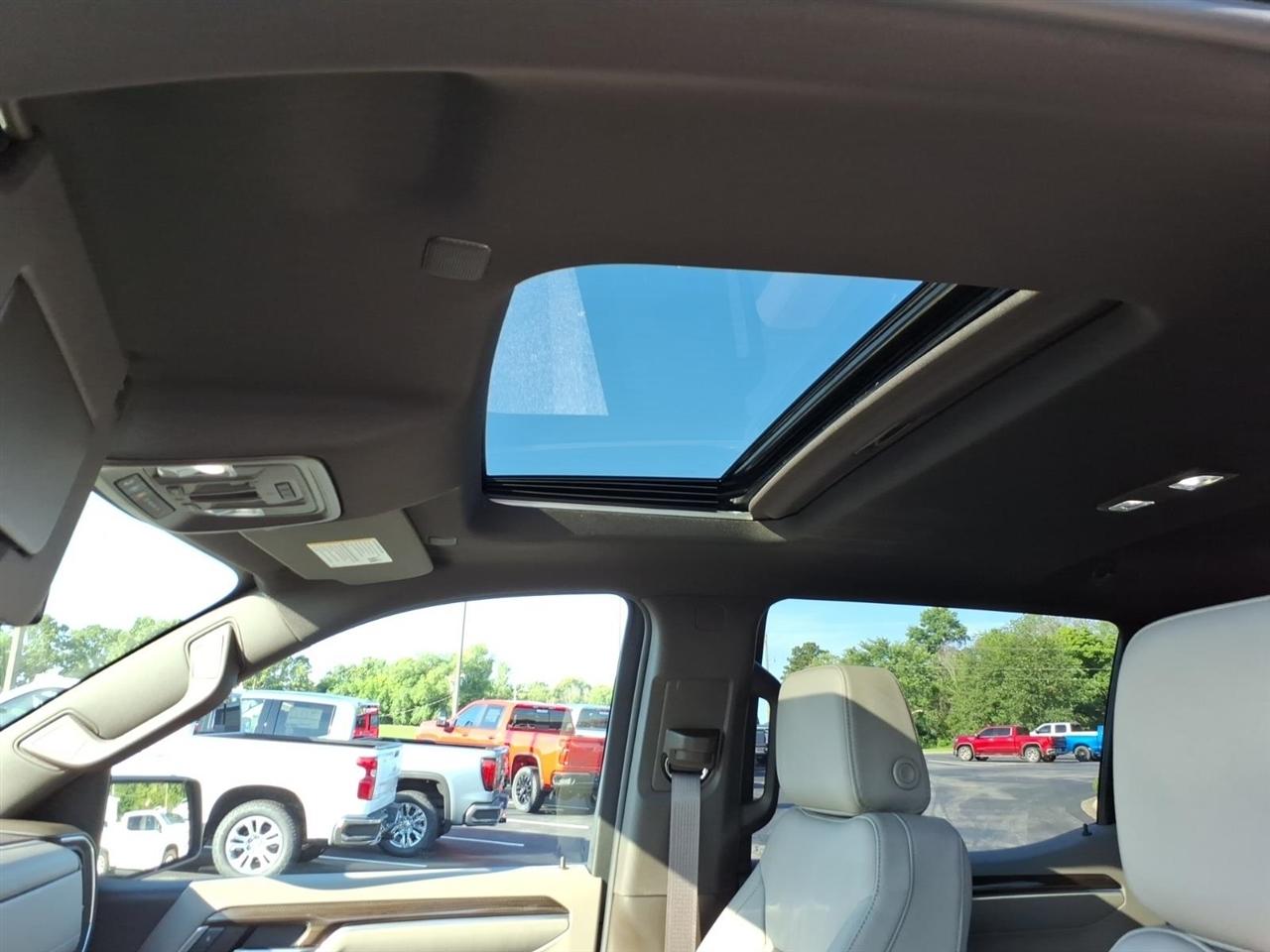 Chevrolet Silverado 1500 4WD Crew Cab 147" RST 2026
