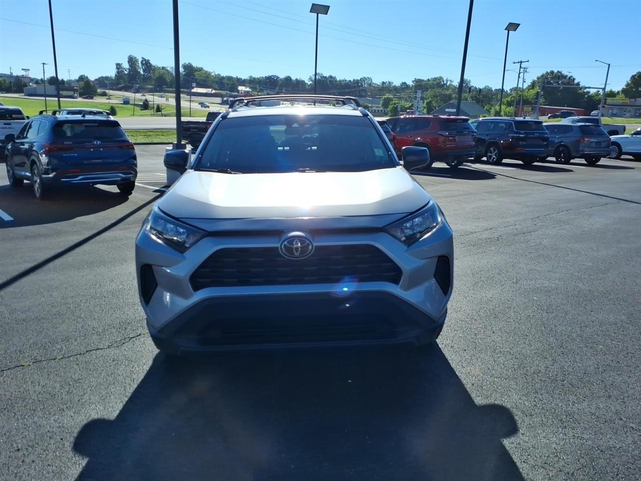 Toyota RAV4 LE AWD (Natl) 2021