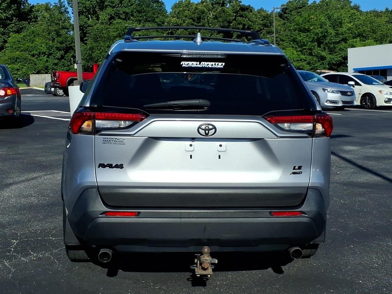 Toyota RAV4 LE AWD (Natl) 2021