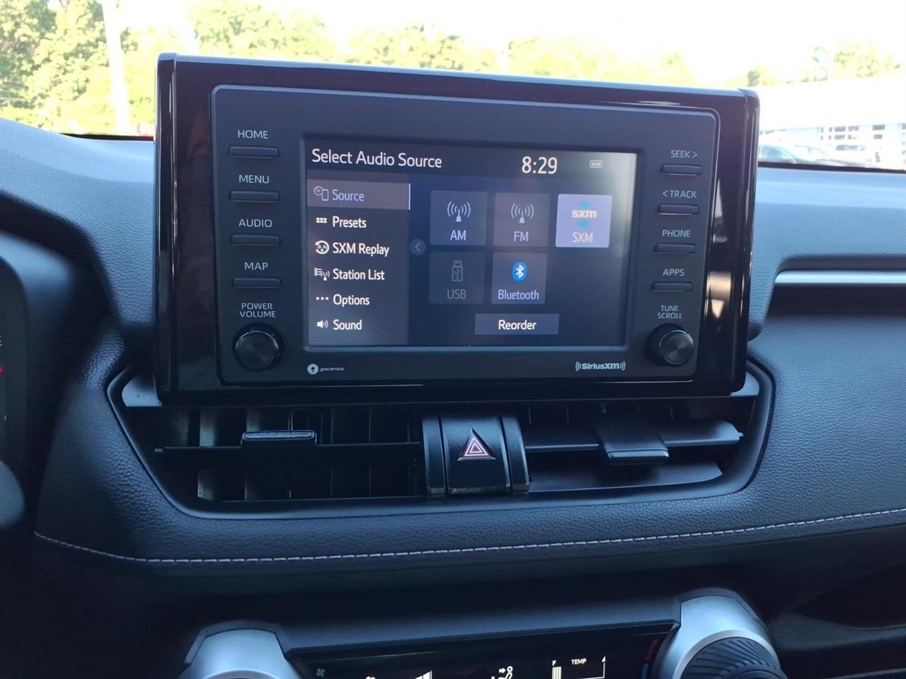 Toyota RAV4 LE AWD (Natl) 2021