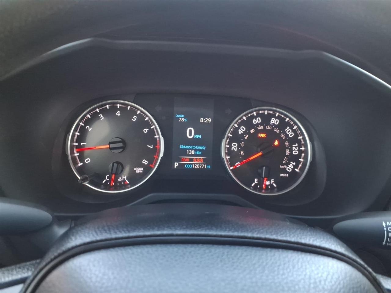 Toyota RAV4 LE AWD (Natl) 2021