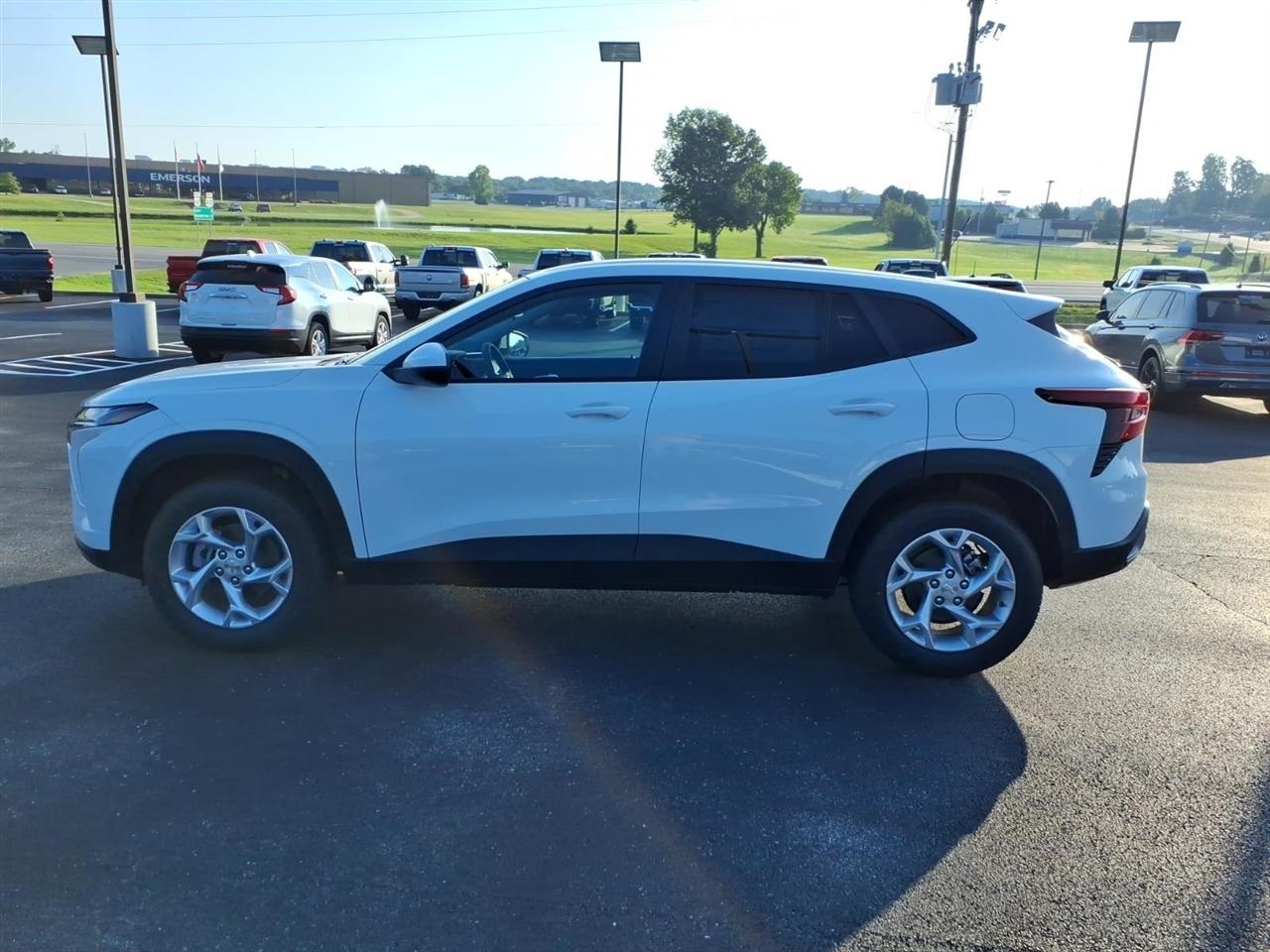 Chevrolet Trax FWD 4dr LS 2026