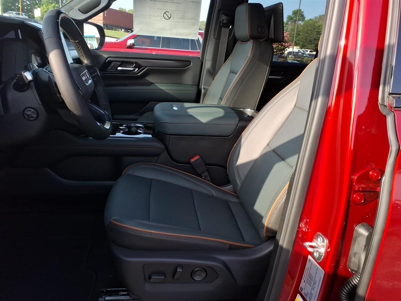 GMC Yukon 4WD 4dr AT4 2026