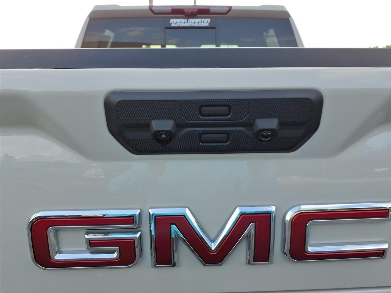 GMC Sierra 1500 4WD Crew Cab 147" AT4 2026