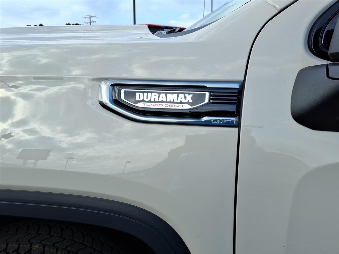 GMC Sierra 1500 4WD Crew Cab 147" AT4 2026