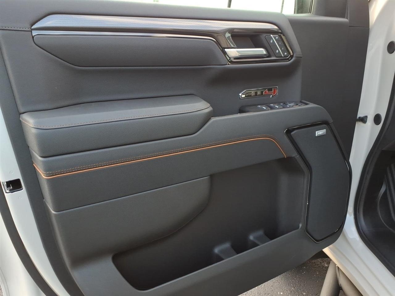 GMC Sierra 1500 4WD Crew Cab 147" AT4 2026