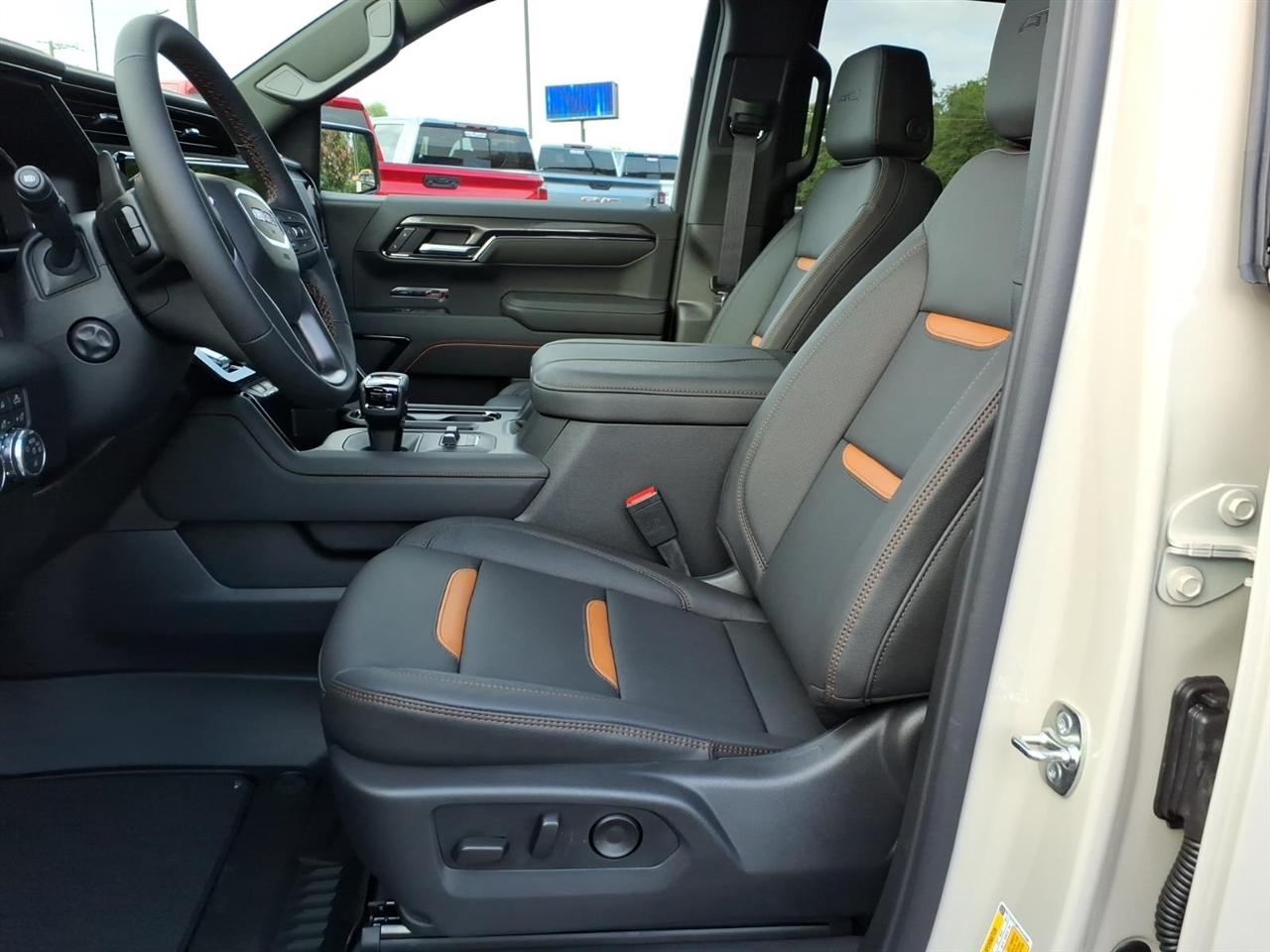 GMC Sierra 1500 4WD Crew Cab 147" AT4 2026