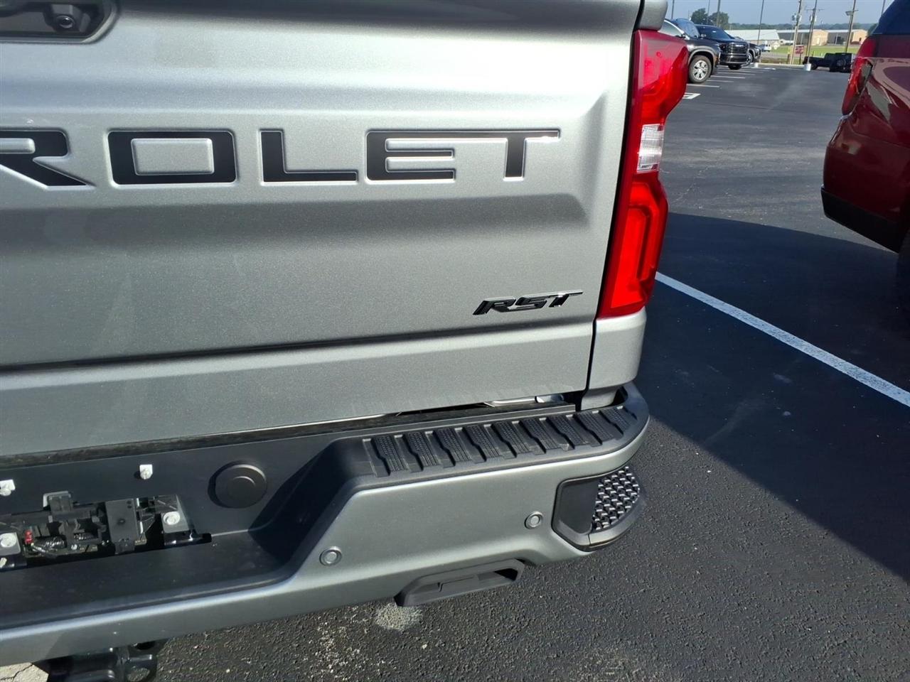 Chevrolet Silverado 1500 4WD Crew Cab 147" RST 2026