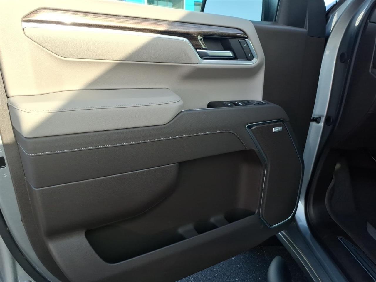 Chevrolet Silverado 1500 4WD Crew Cab 147" RST 2026