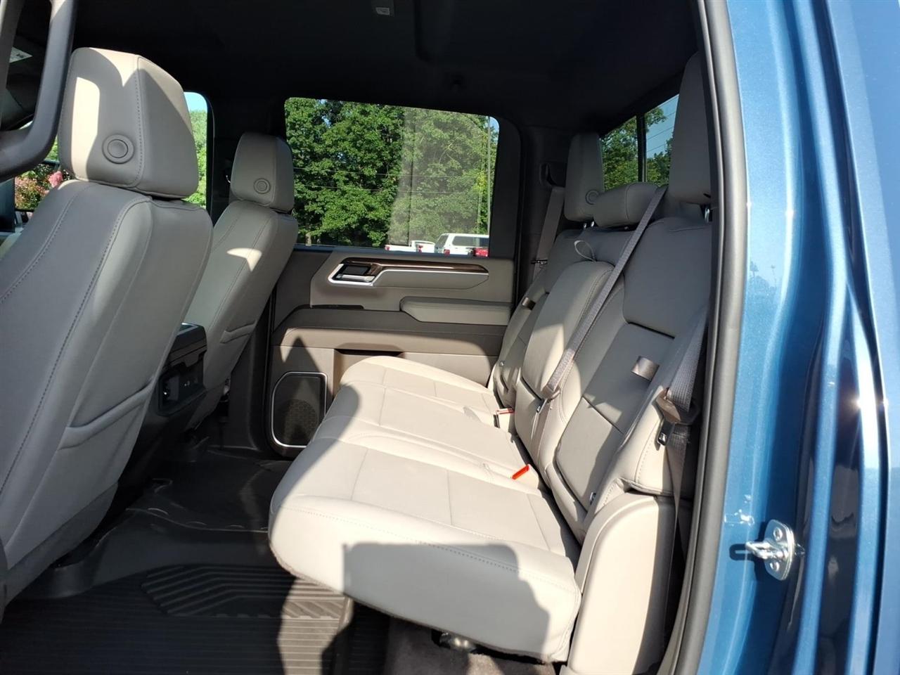 Chevrolet Silverado 2500HD 4WD Crew Cab 159" LT 2026