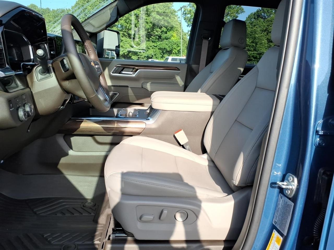 Chevrolet Silverado 2500HD 4WD Crew Cab 159" LT 2026