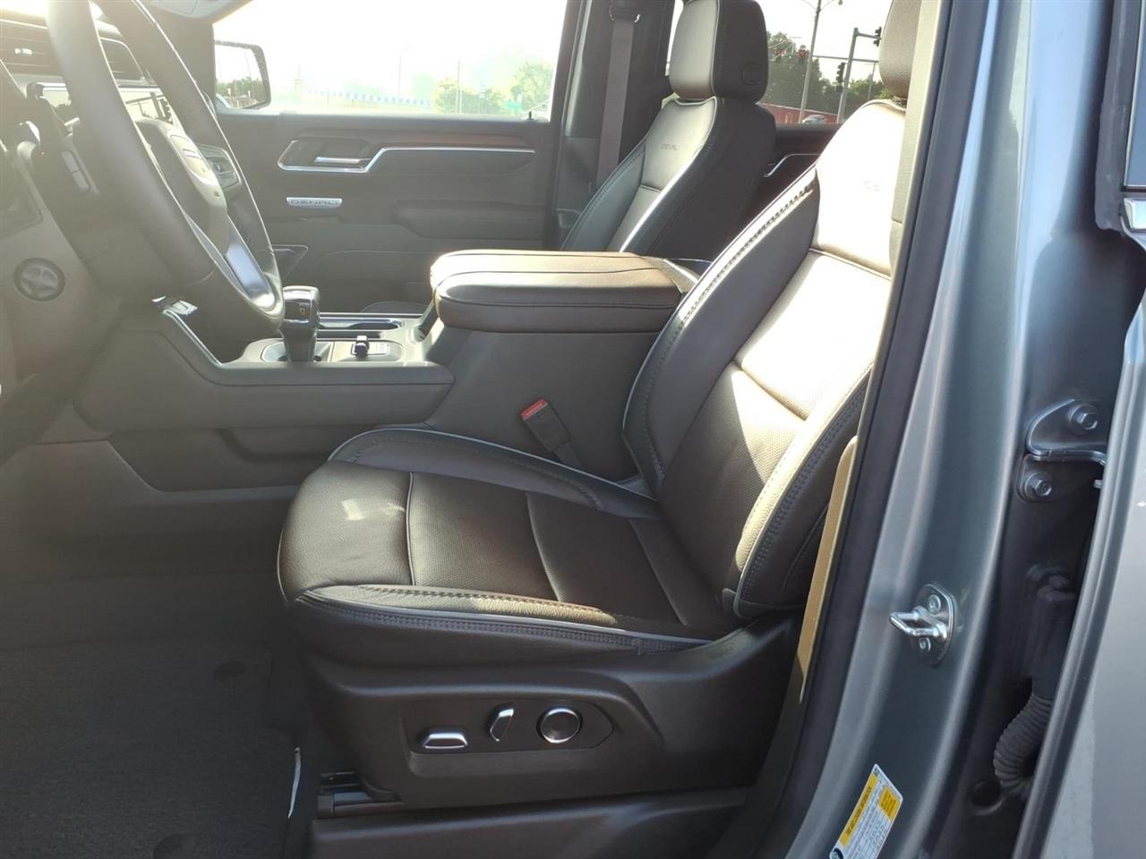 GMC Sierra 1500 4WD Crew Cab 147" Denali 2025