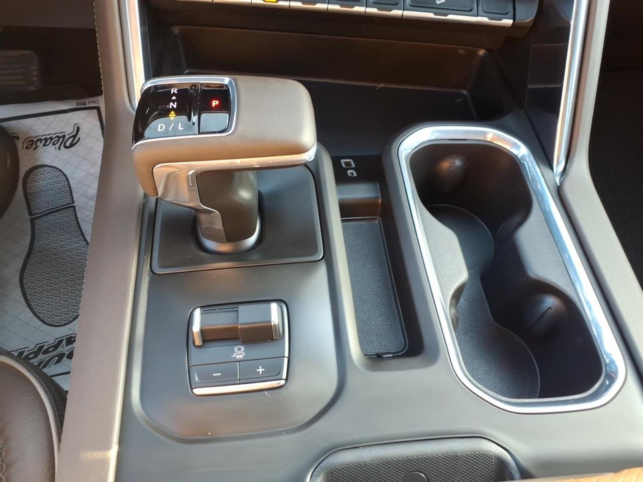 GMC Sierra 1500 4WD Crew Cab 147" Denali 2025
