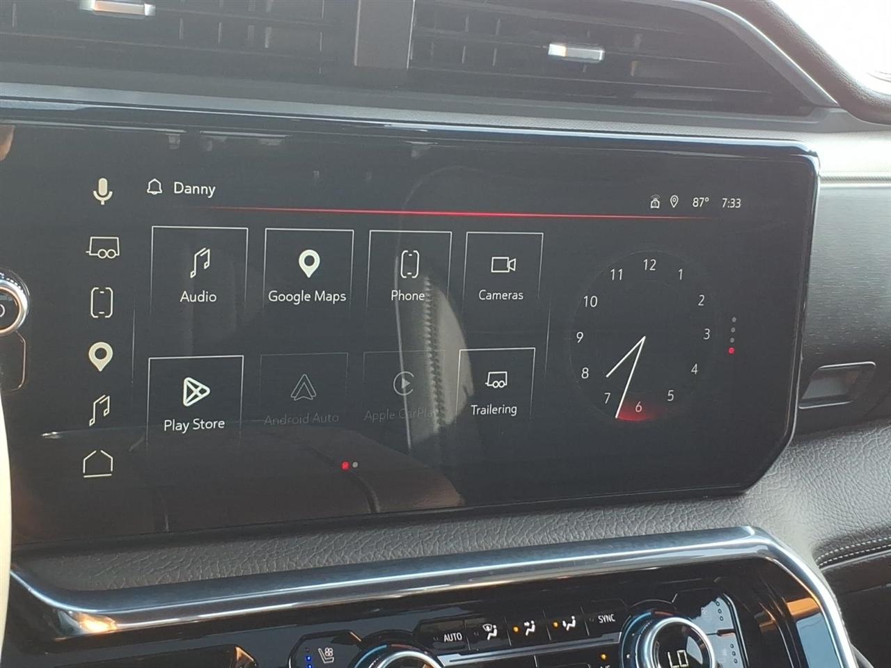 GMC Sierra 1500 4WD Crew Cab 147" Denali 2025