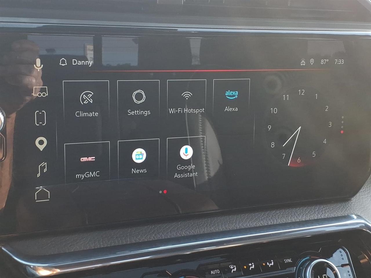 GMC Sierra 1500 4WD Crew Cab 147" Denali 2025